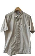 9-46 Quiksilver Button Up